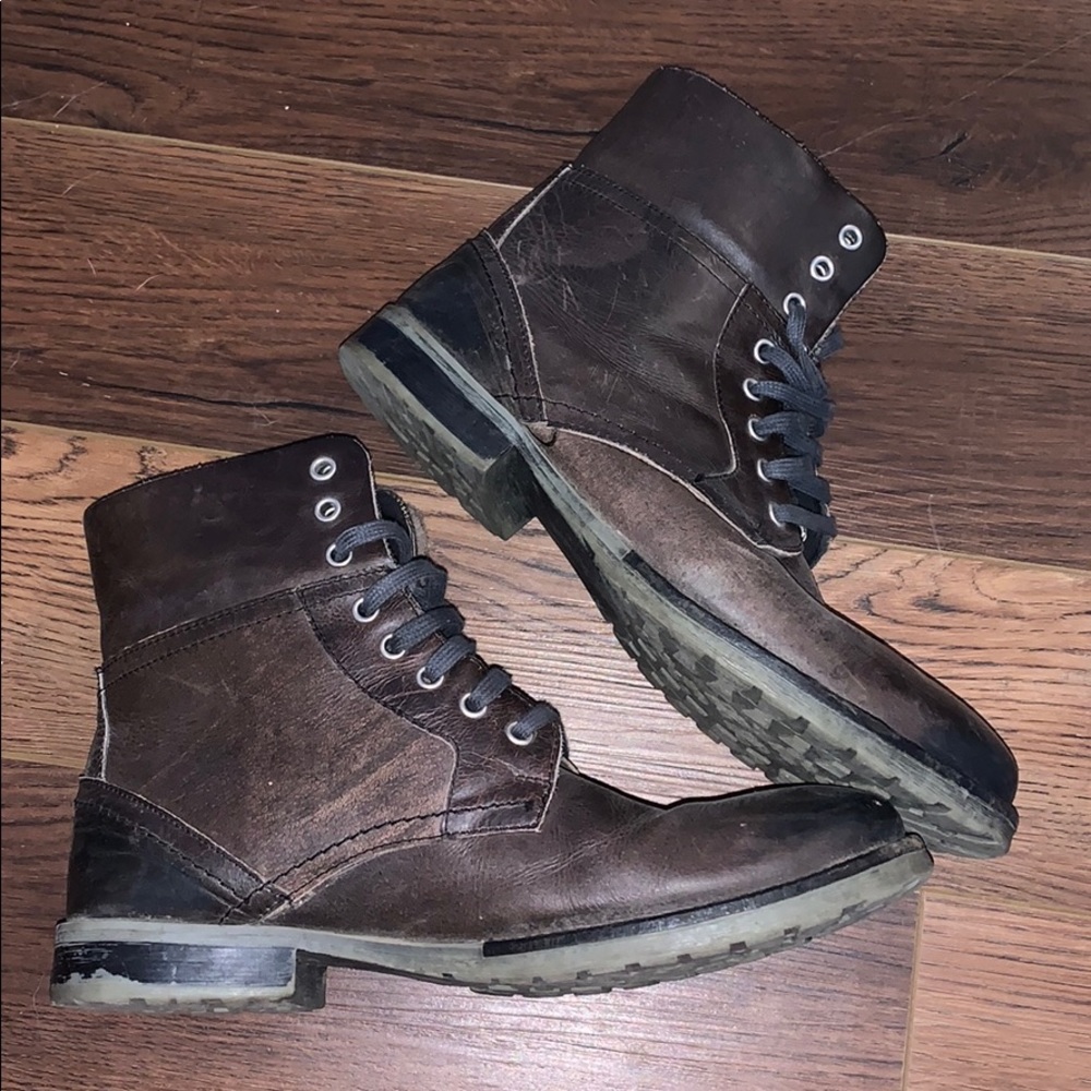 Men’s boot worn a few times